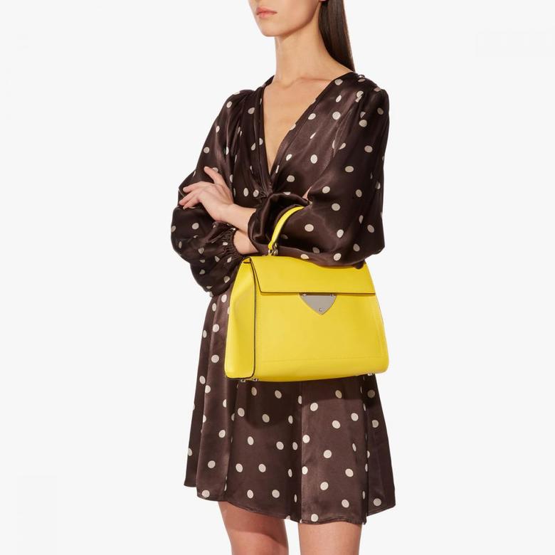 сумка Coccinelle b14 medium calf цвет radiant / желтый HB0066M