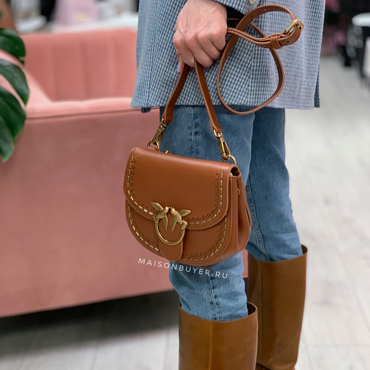 сумка PINKO GO-ROUND SOFT BUBBLES AW20/21 цвет cognac / коньяк HBGOROUND03S