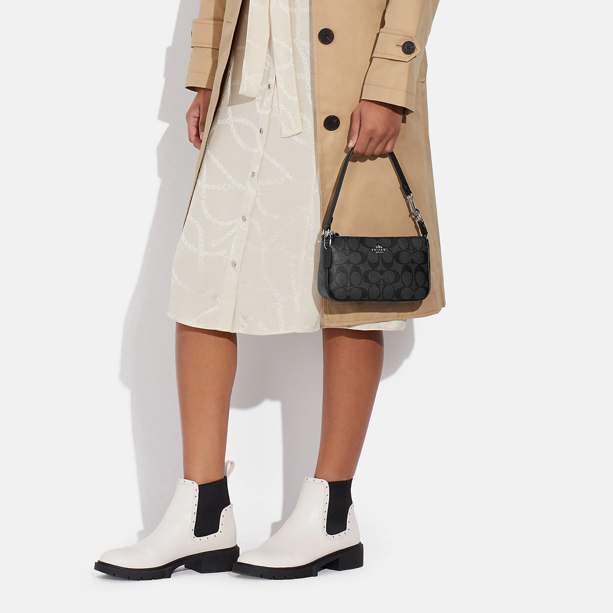 сумка-пошет COACH NOLITA 19 IN SIGNATURE CANVAS Silver/Graphite/Black