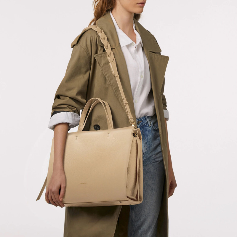 COCCINELLE BOHEME Toasted / Песочный беж M00060