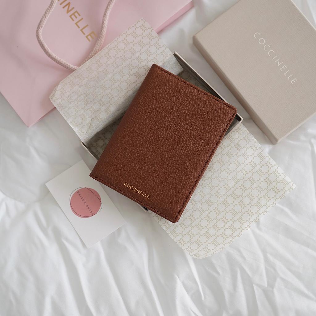 ОБЛОЖКА ДЛЯ ПАСПОРТА COCCINELLE PASSPORT COVER Brule / Коричневый M00698