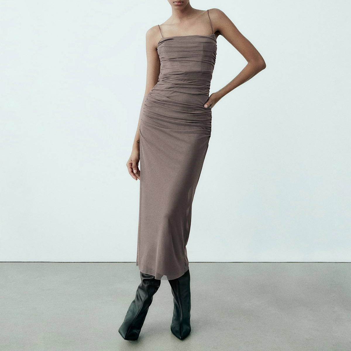 ДРАППИРОВАННОЕ ПЛАТЬЕ МИДИ ИЗ ТЮЛЯ ZARA DRAPED TULLE DRESS цвет Mink / бежево-коричневый M00280