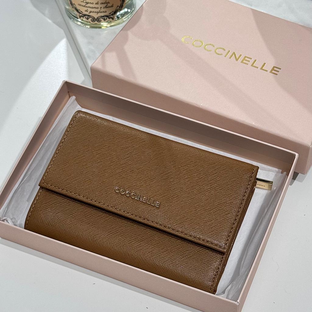 СРЕДНИЙ КОШЕЛЕК COCCINELLE MEDIUM WALLET цвет Tobacco / Табачный M00684