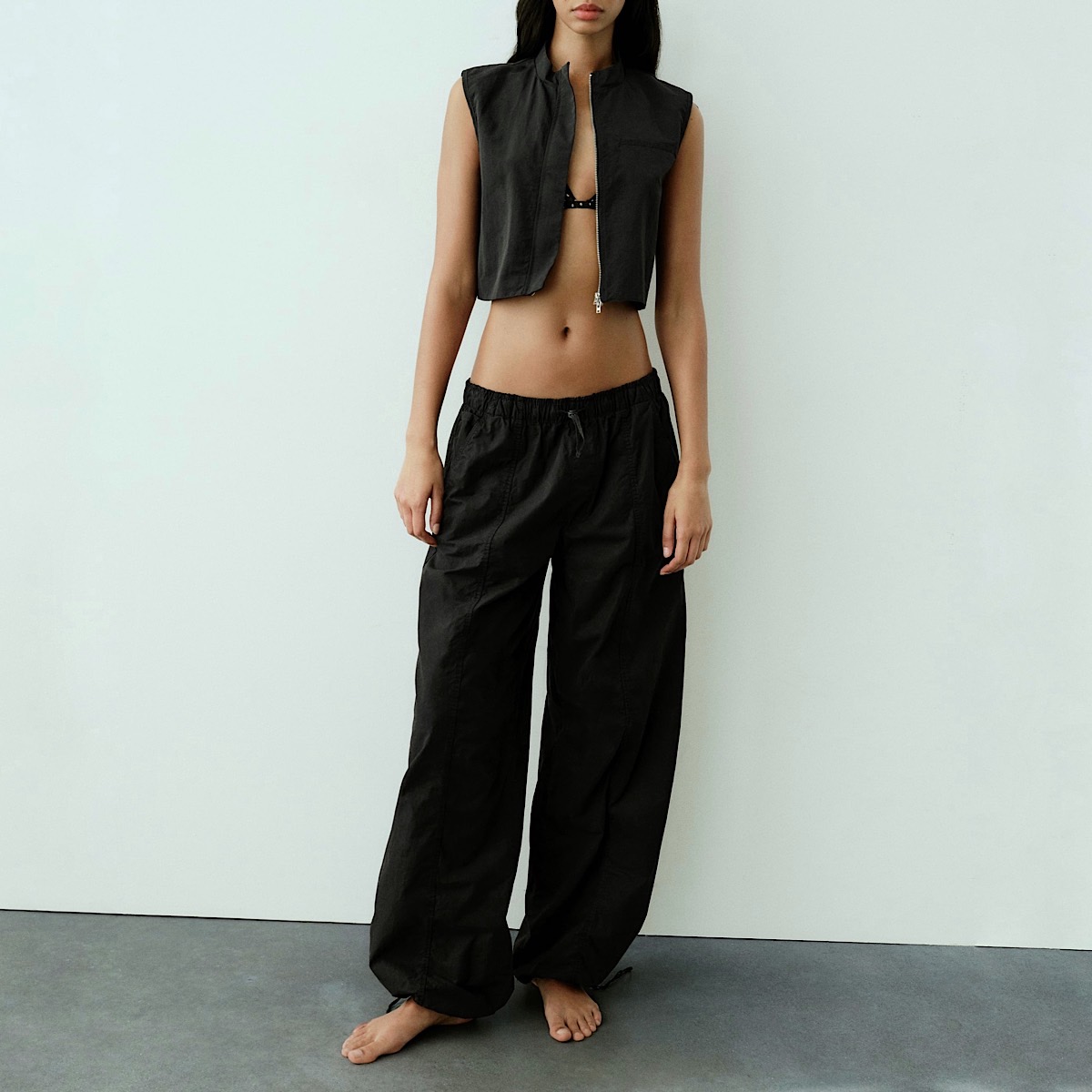 БРЮКИ ПАРАШЮТЫ ZARA ЦВЕТ ЧЕРНЫЙ M00440