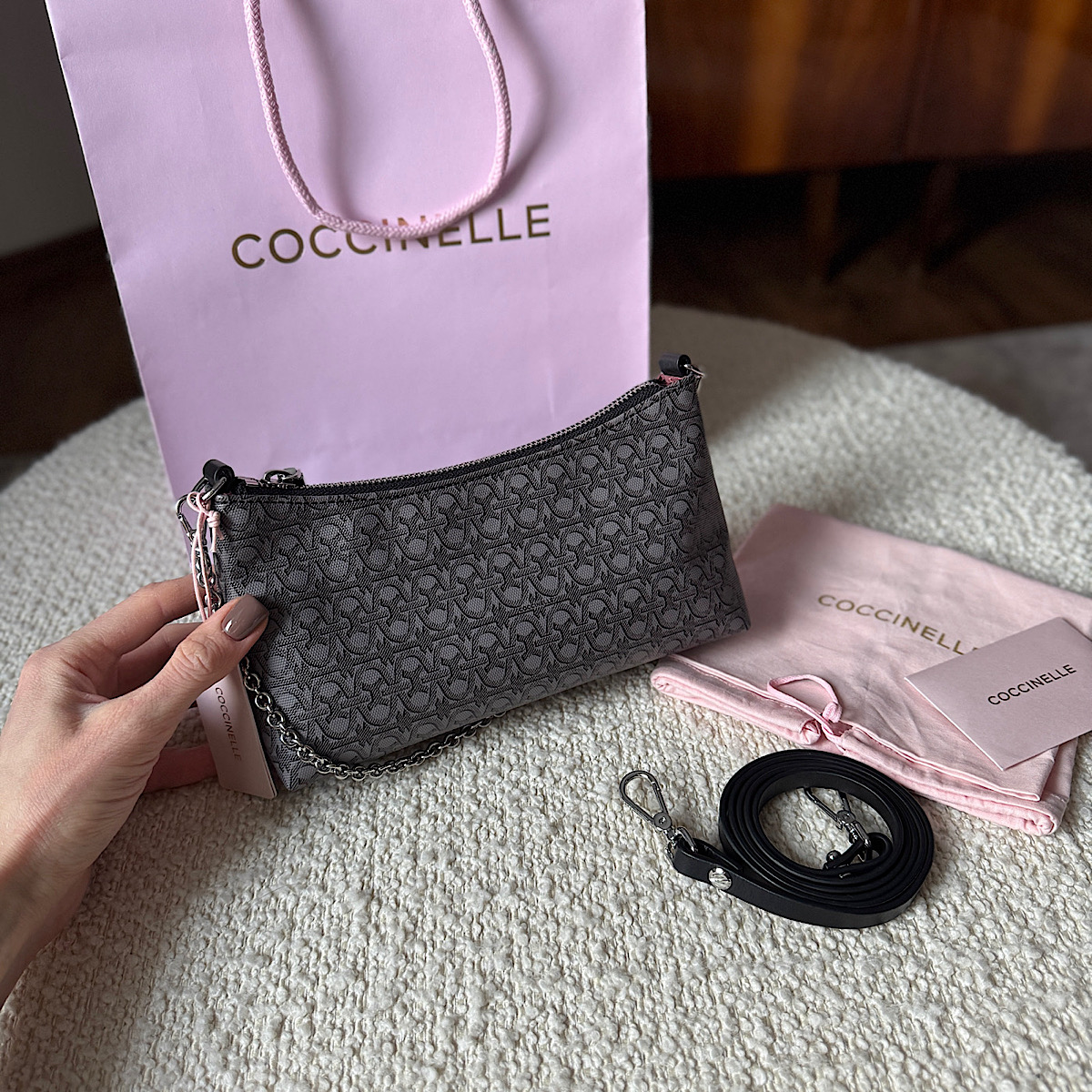 СУМКА COCCINELLE AURA COATED MONOGRAMM MINI BAG MULTI NOIR / NOIR / Серый, черный M00797