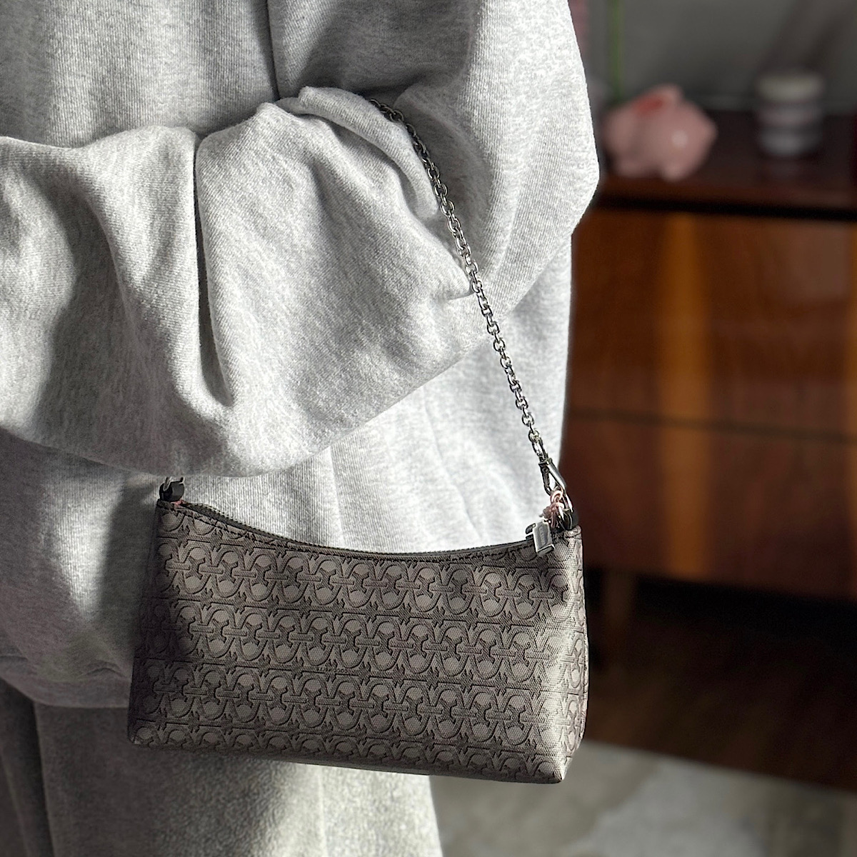 СУМКА COCCINELLE AURA COATED MONOGRAMM MINI BAG MULTI NOIR / NOIR / Серый, черный M00797