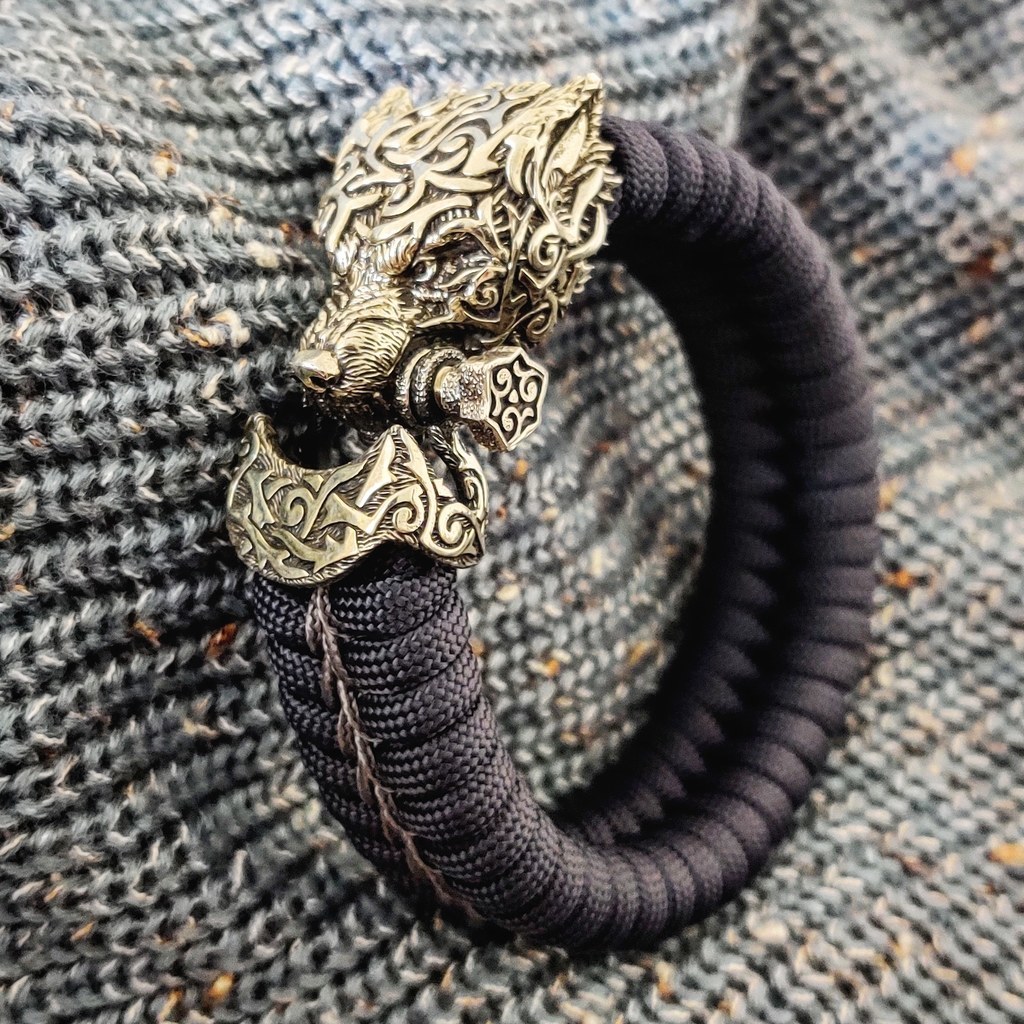 Браслет "Волк Русич", плетёный