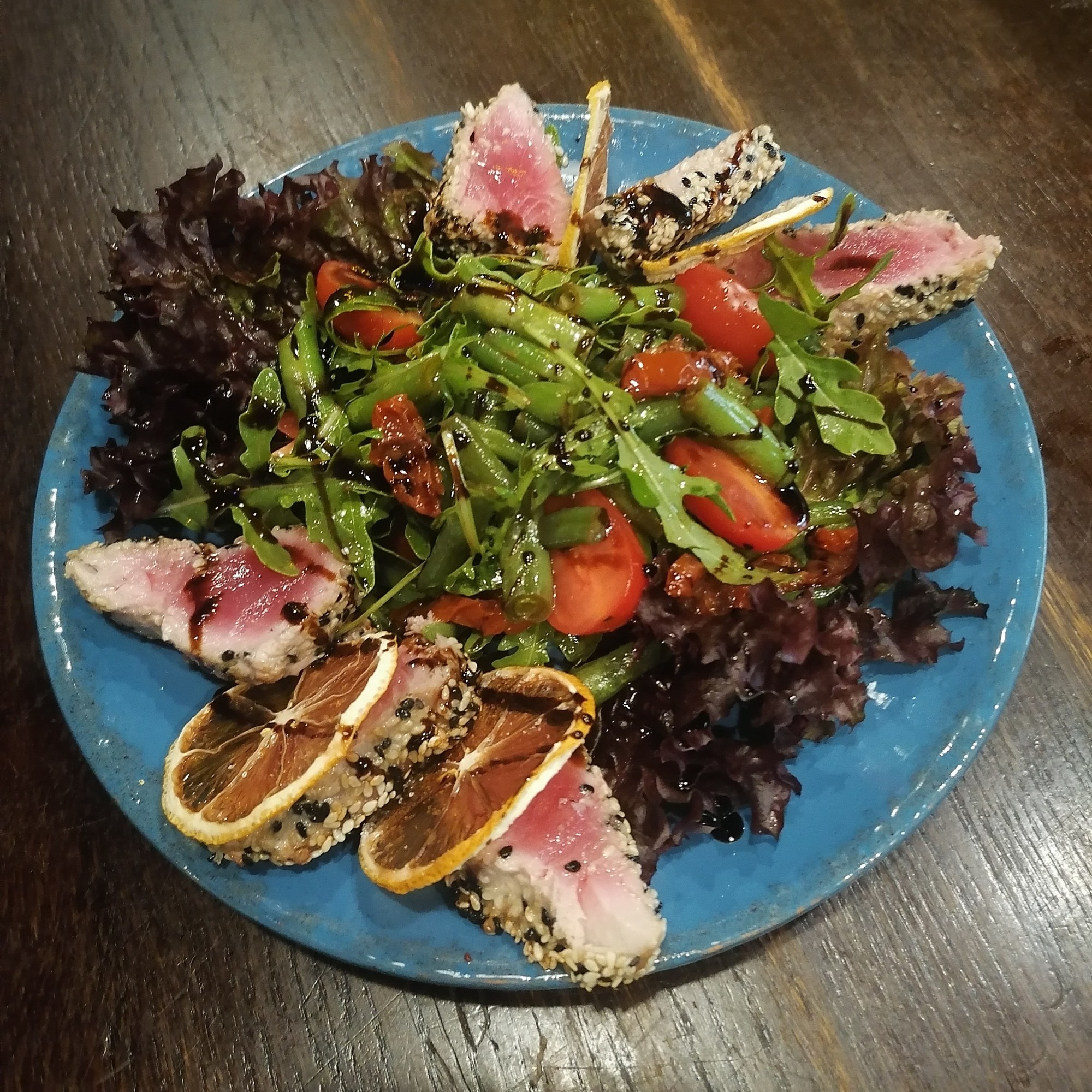 Салат с тунцом