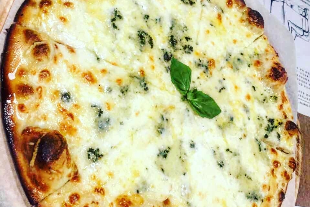 Сырная пицца