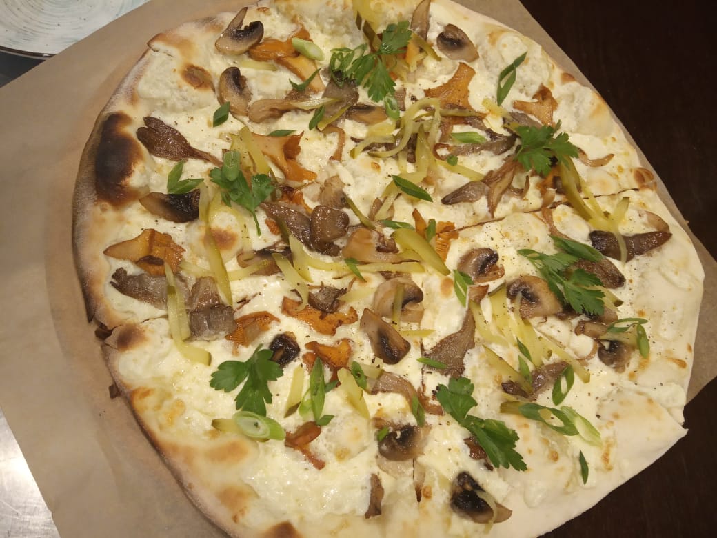 Пицца грибная