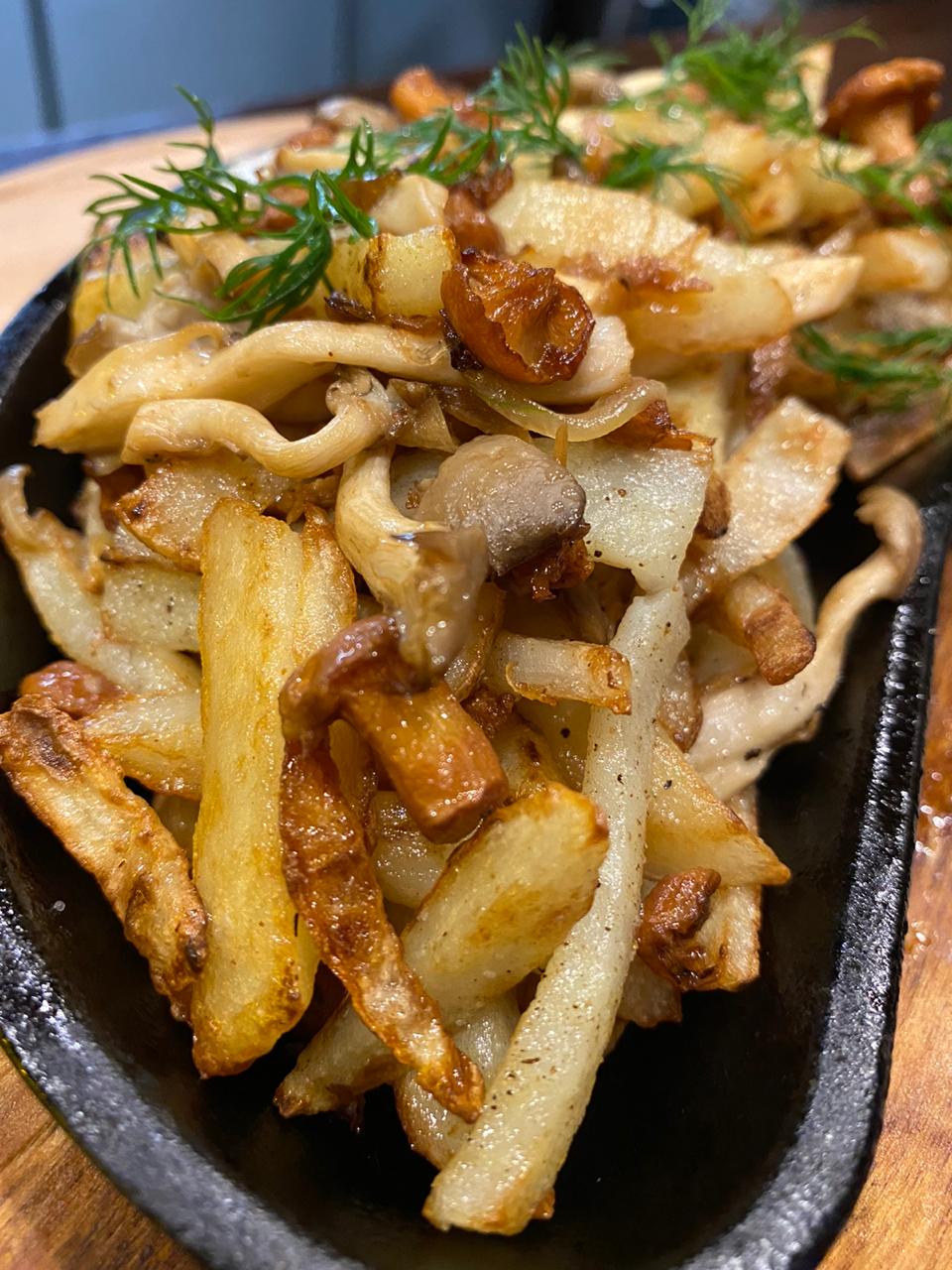 Картошка жареная с грибами