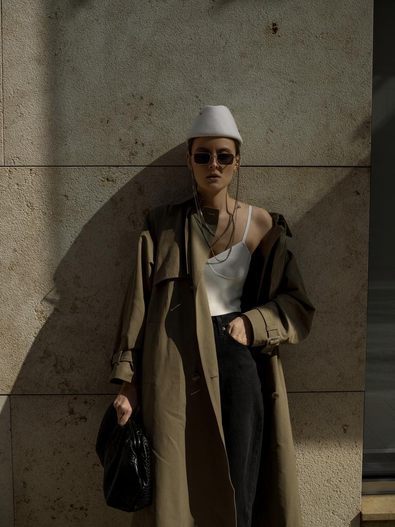 Пилотка из шерсти с двойной цепью/белая