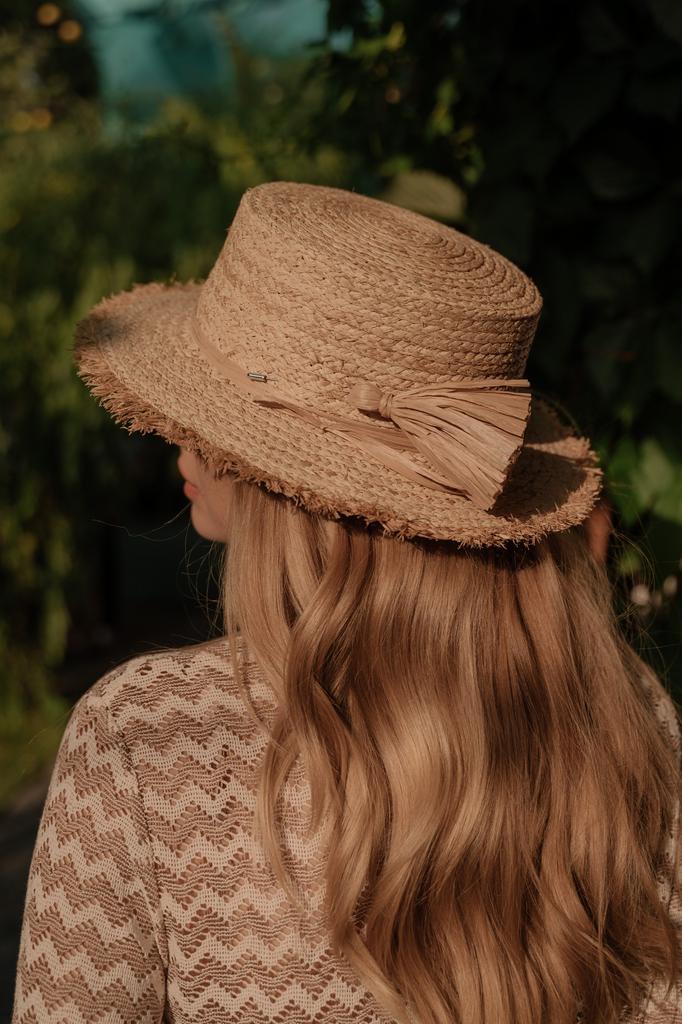 Шляпа канотье мини из рафии с декором