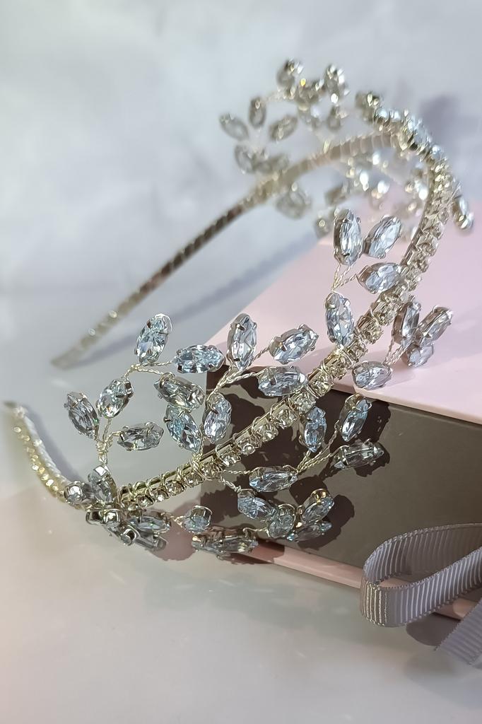 Свадебное украшение в прическу. Диадема