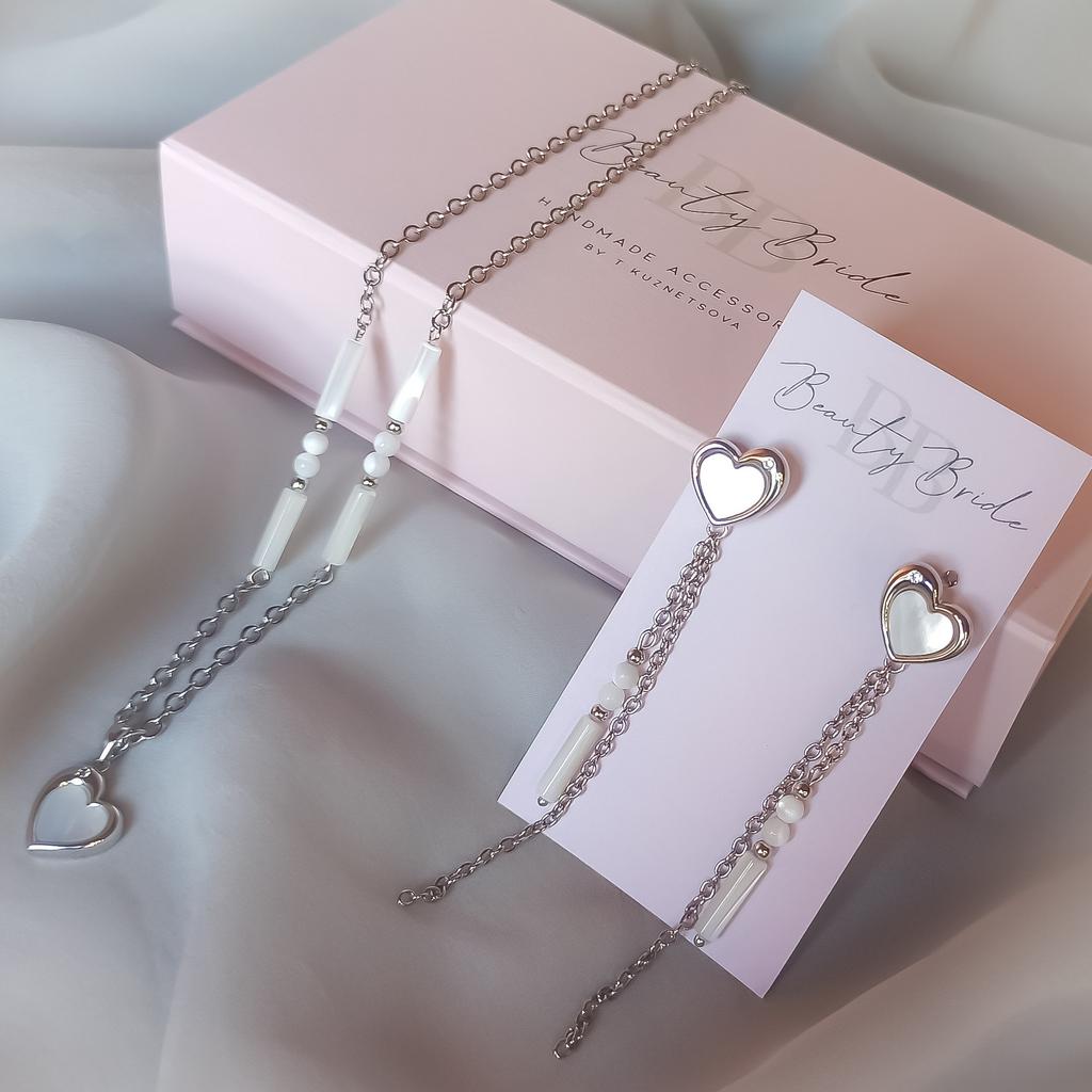 Комплект украшений из перламутра "Биение сердец"