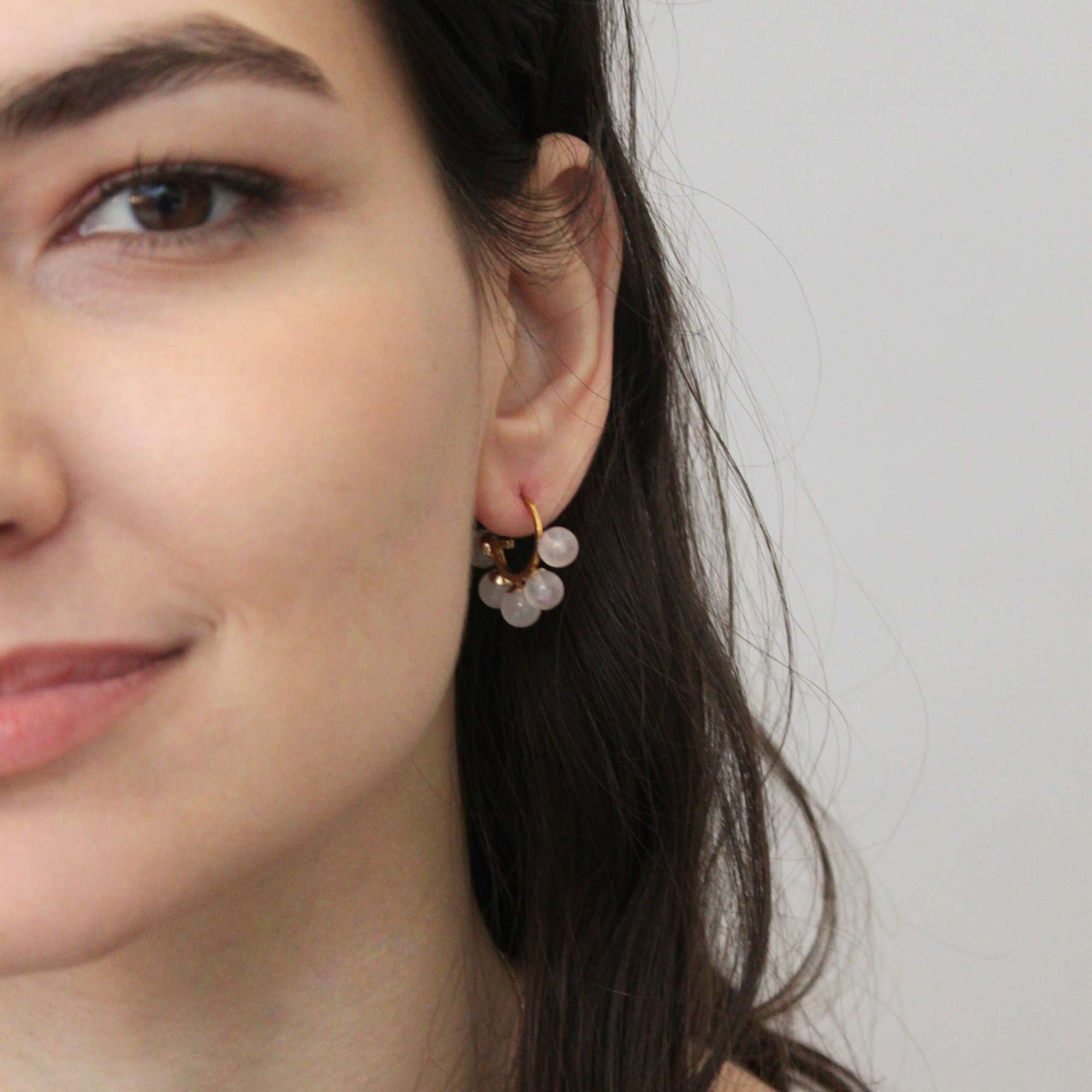 Серьги "G" асимметричные c розовым кварцем