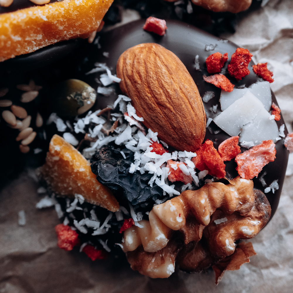 Шоколадные медианты с ягодами и орехами | 100 гр