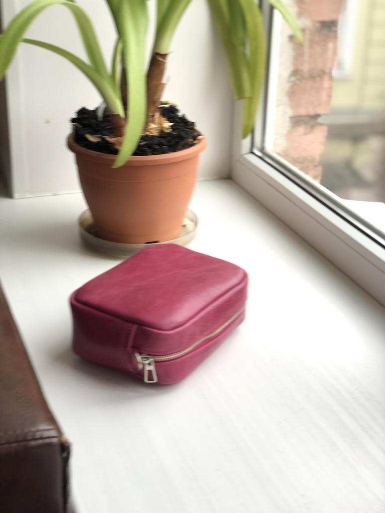 сумка из натуральной кожи Leofisherbags MINI MUSTHAVEBAG  ТЕМНАЯ ФУКСИЯ ДРУИД  без ремешка