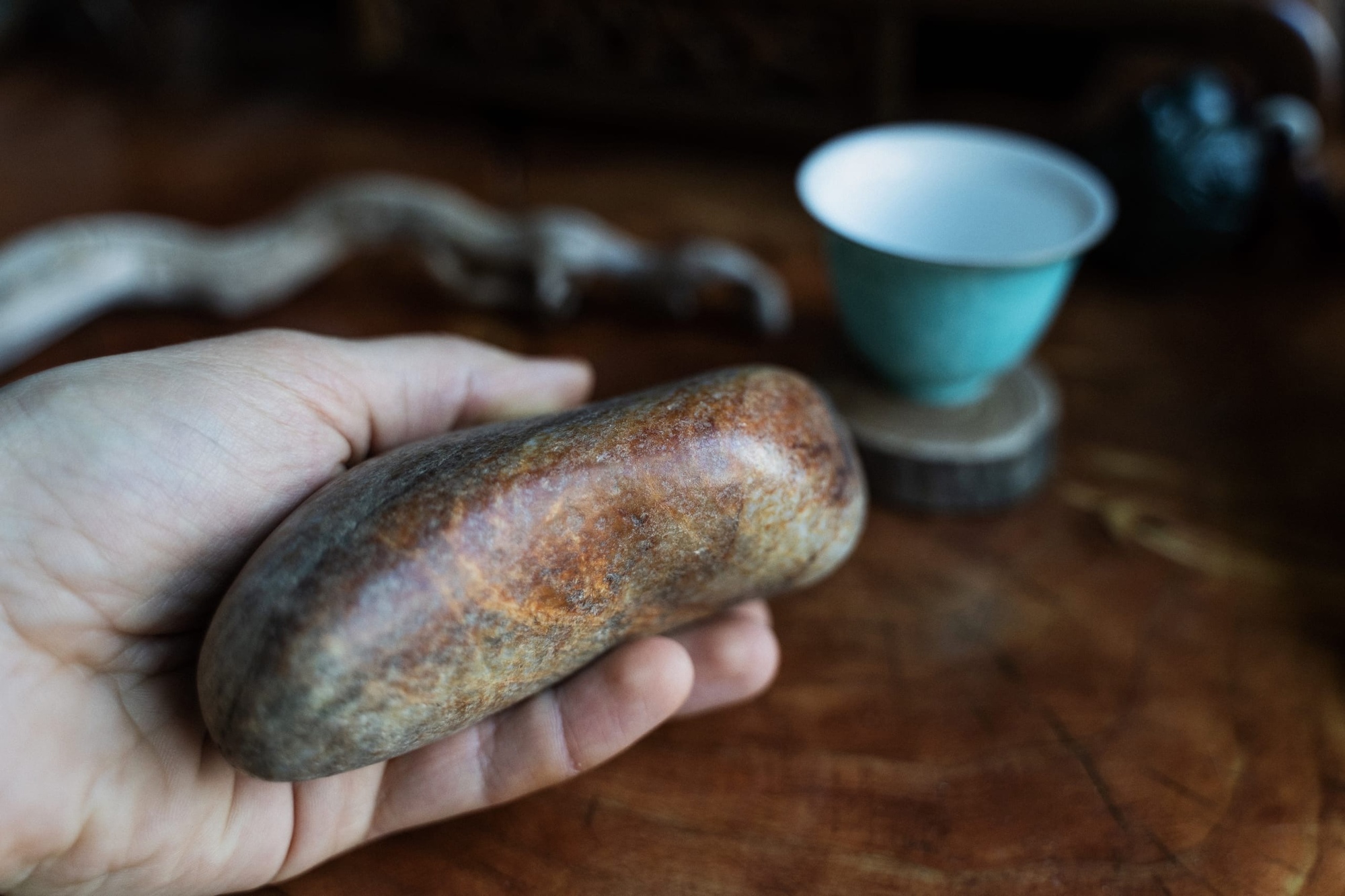 Нефритовая речная галька