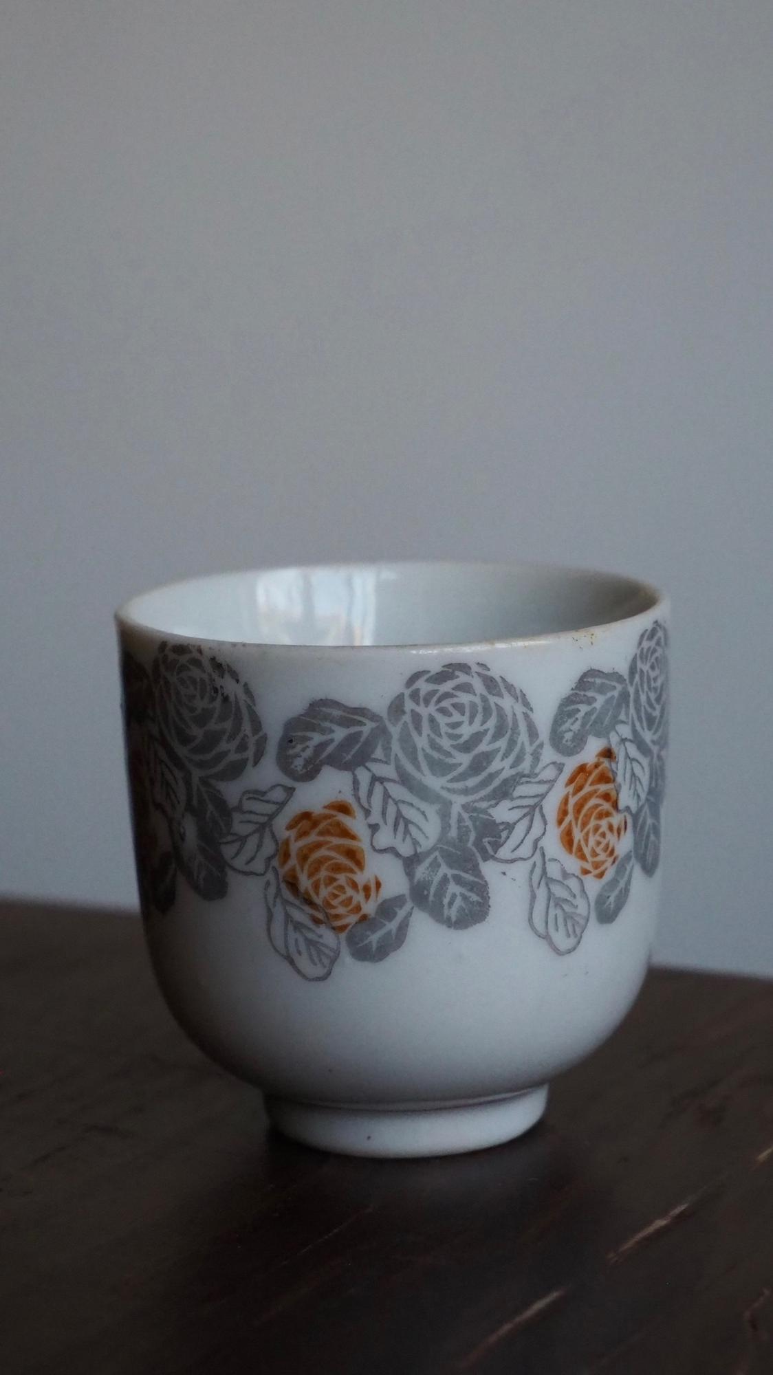 Антикварная пиала «Цветы»