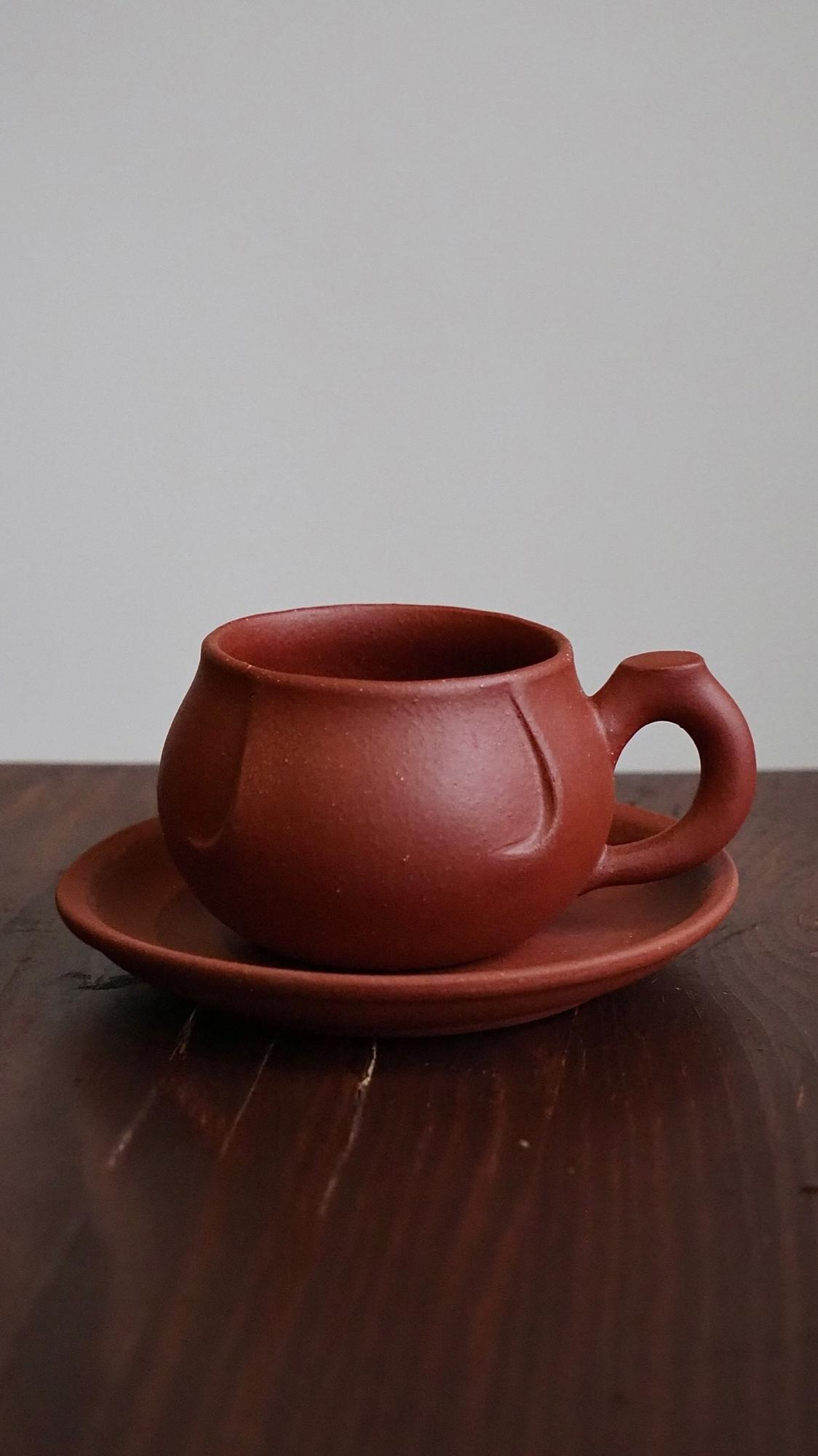 Пиала с блюдцем из исинской глины