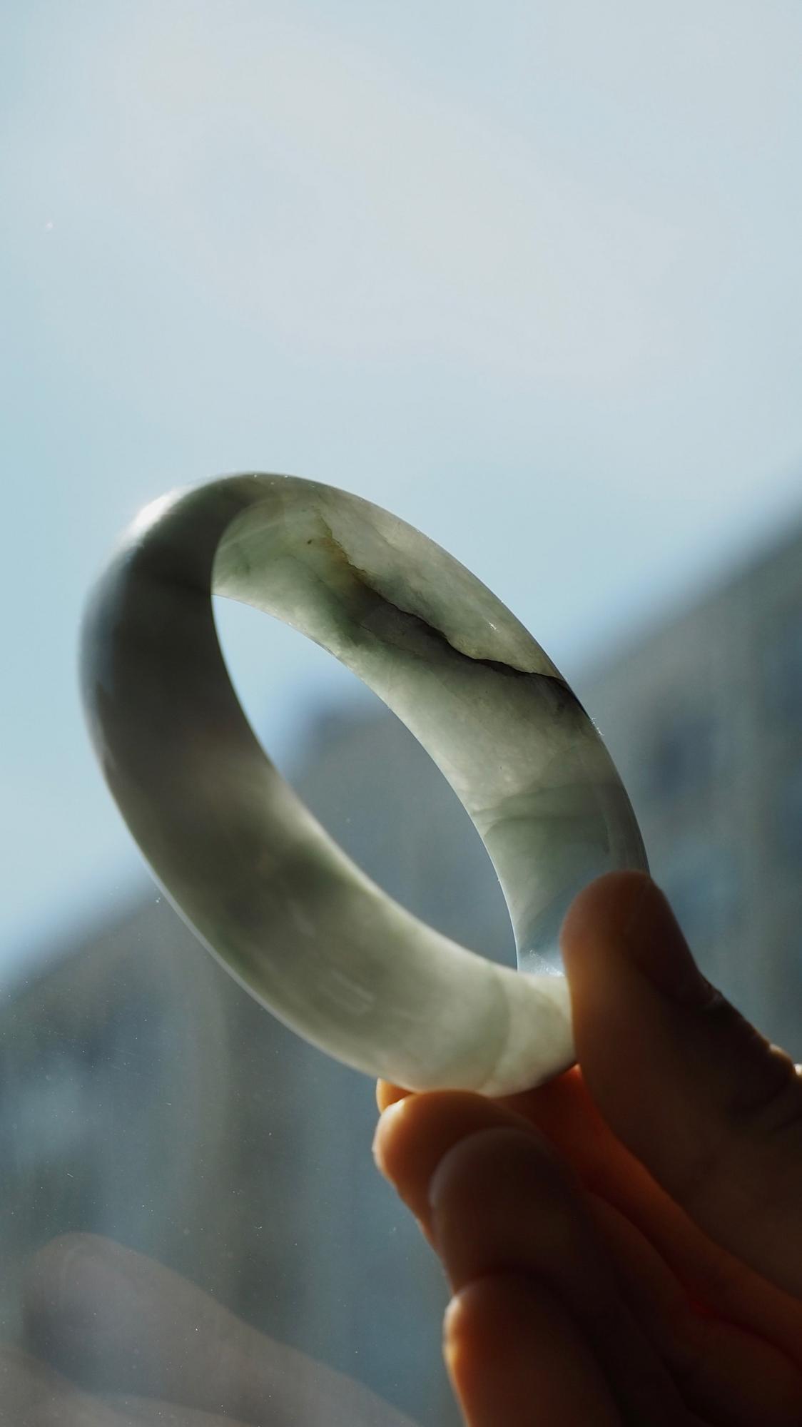 Нефритовый браслет