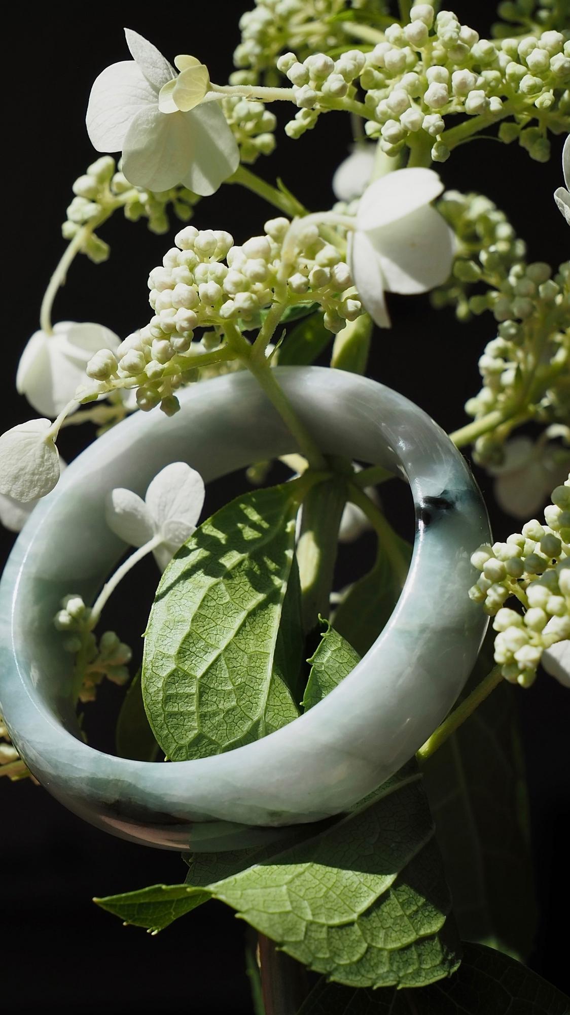 Нефритовый браслет