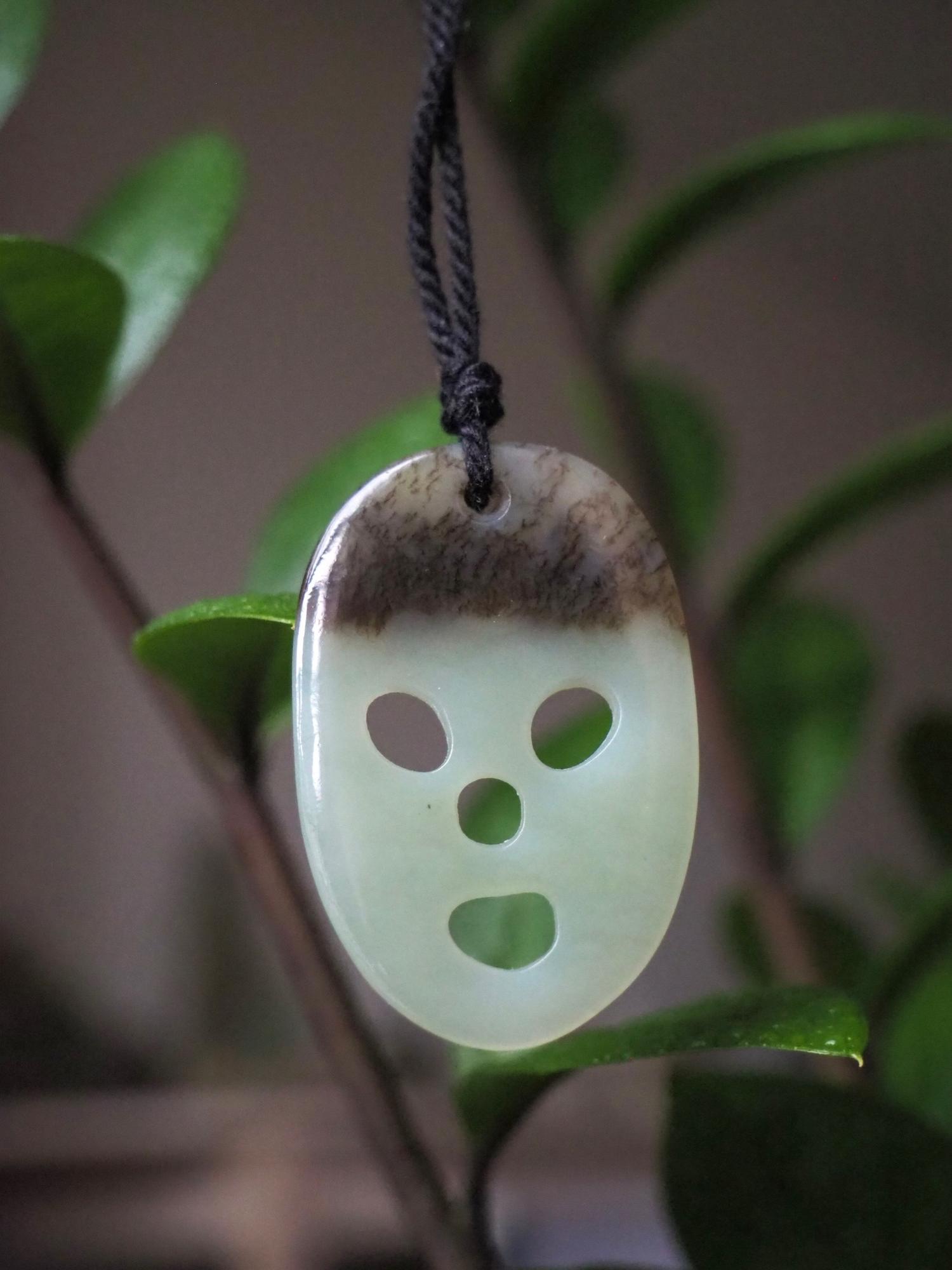 Нефритовая маска