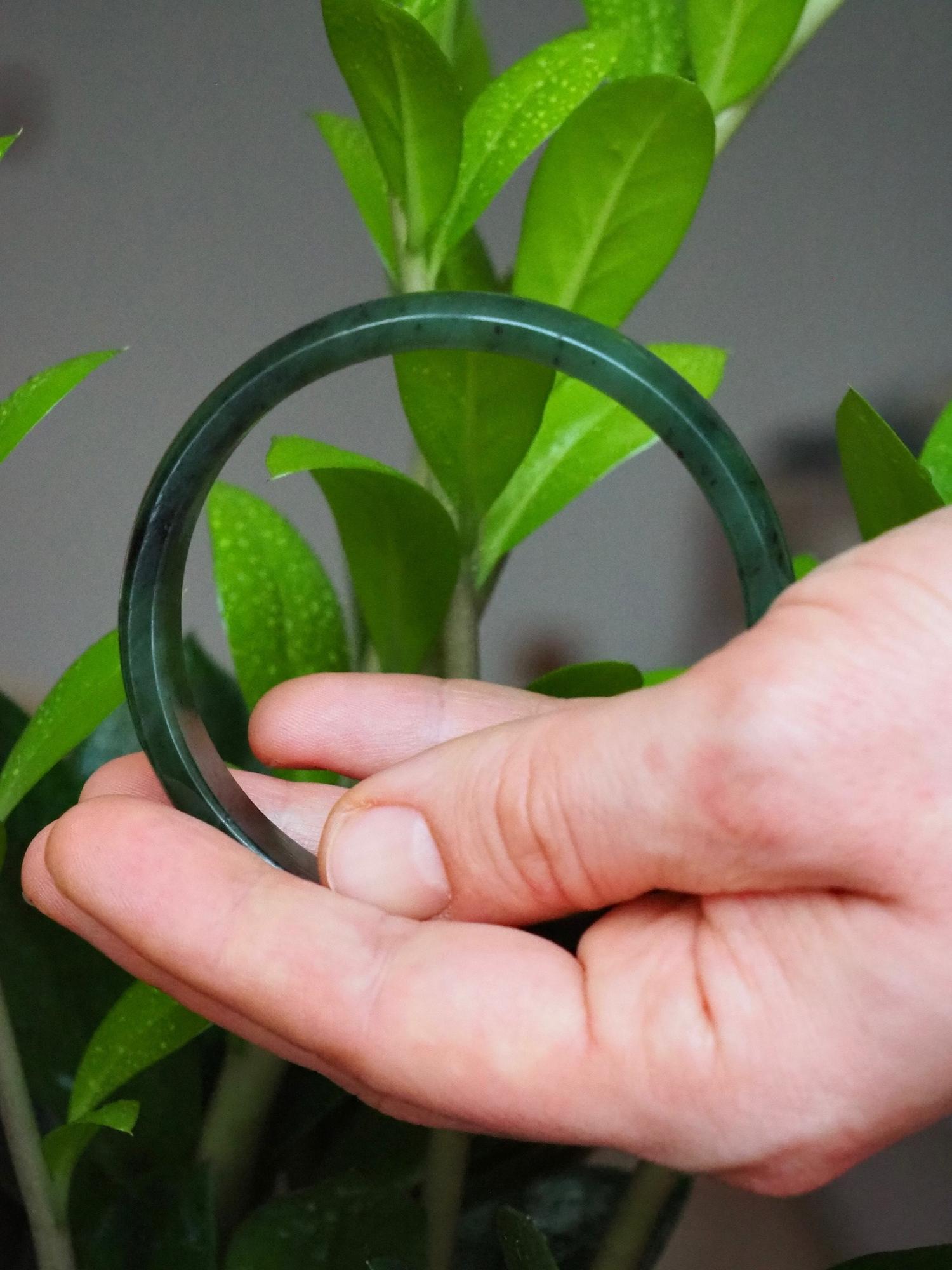 Нефритовый браслет / винтаж