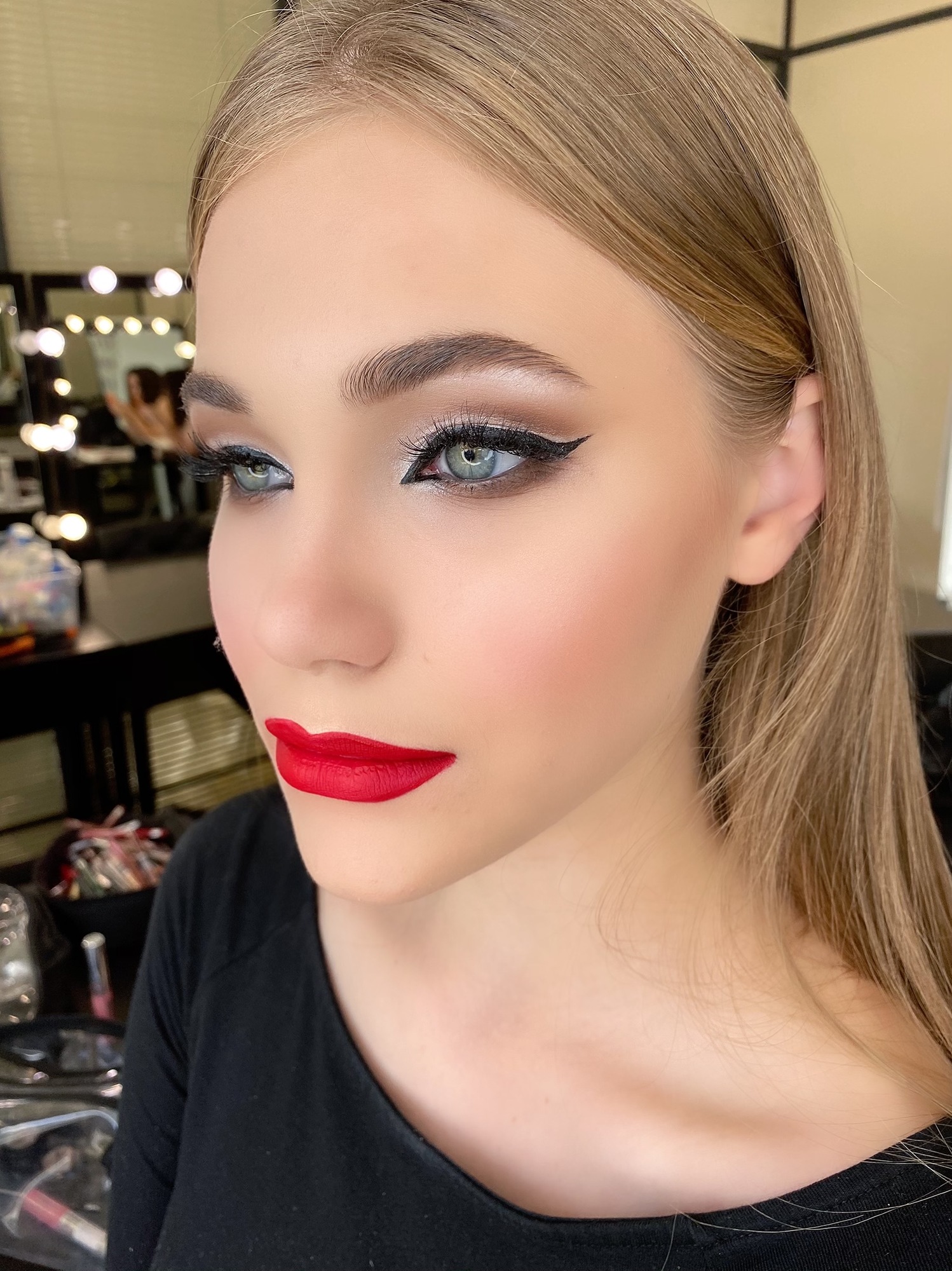 Онлайн-урок "Губы-стрелки"