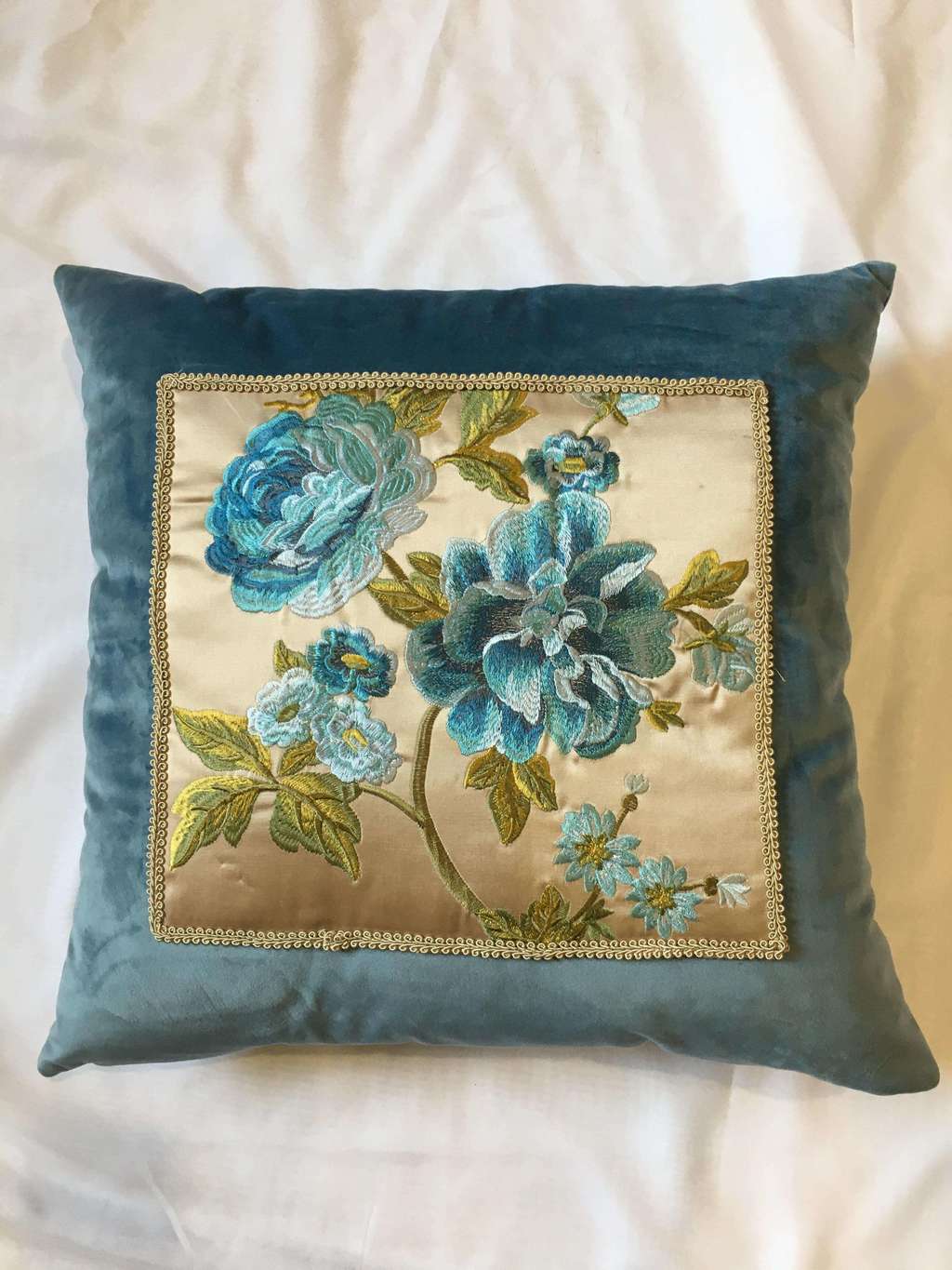 Голубые розы