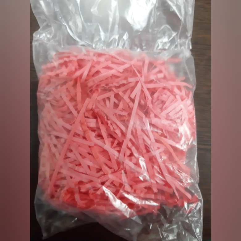 Наполнитель бумажный д подарков 50 гр красный