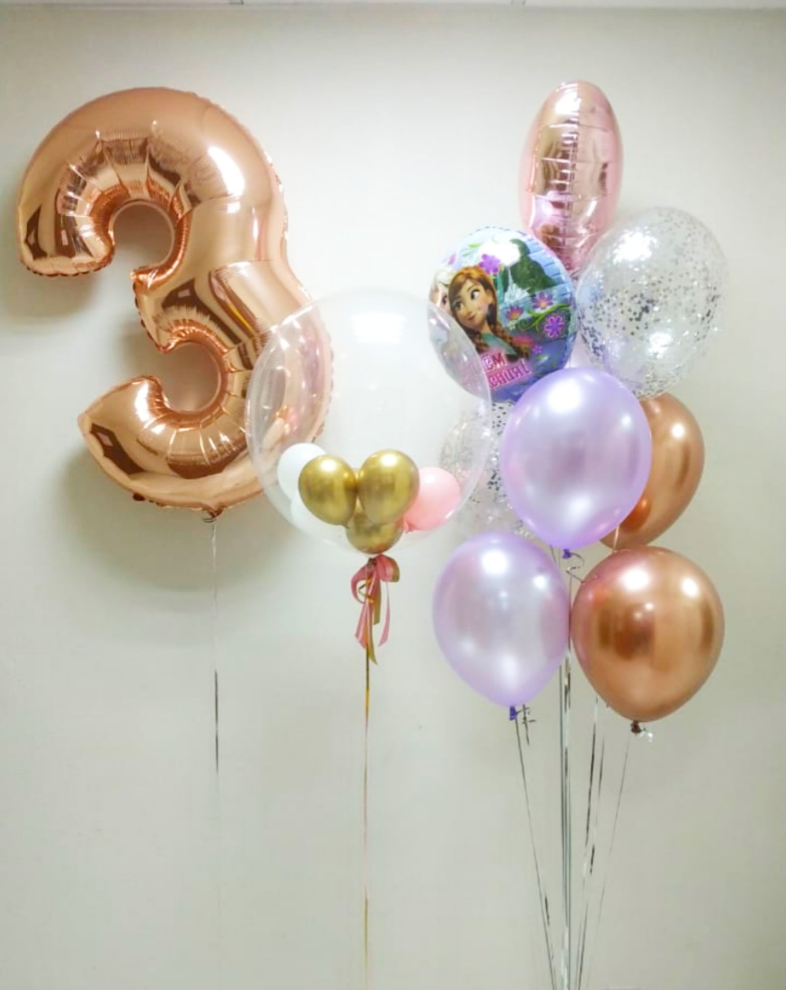 Цифра ,букет и шар с шариками внутри