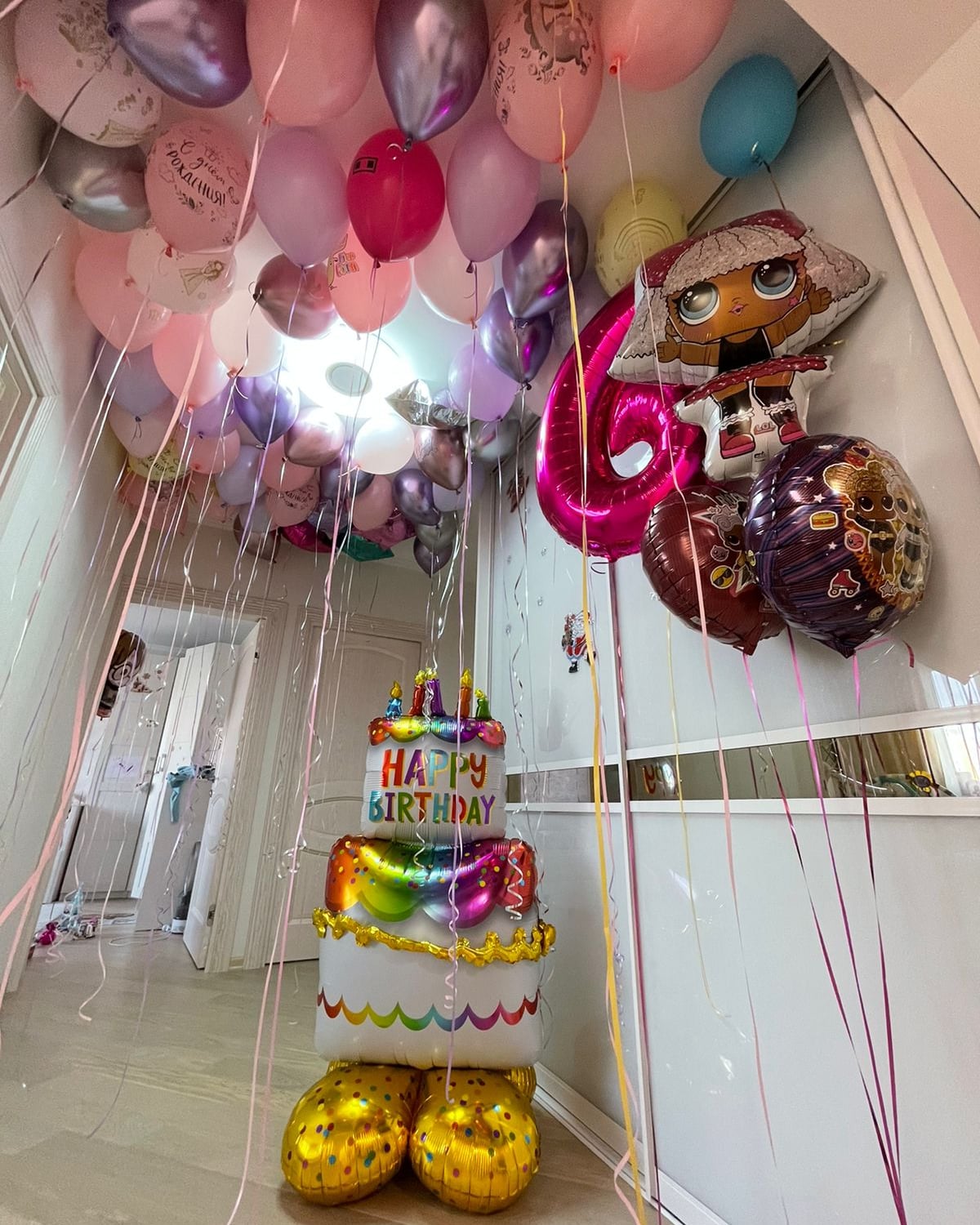 100 шаров ,Торт и букет с Лол