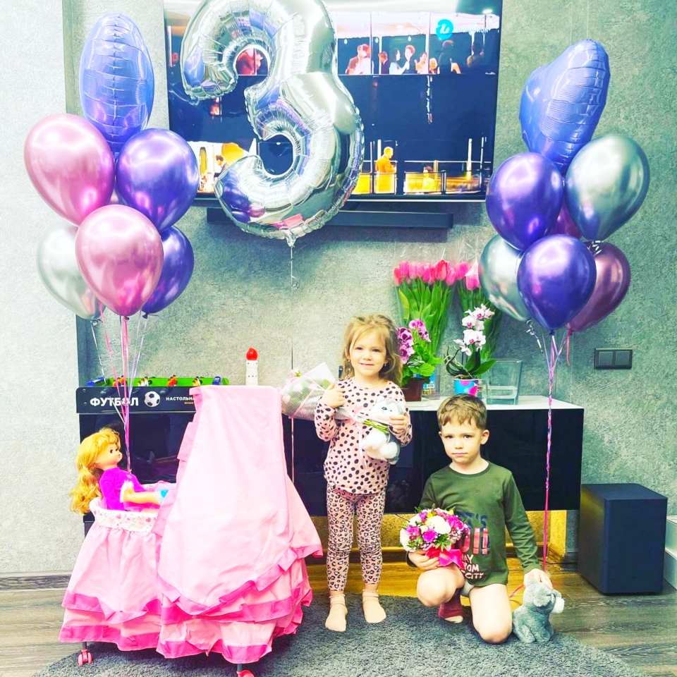 Цифра 3ка и букеты