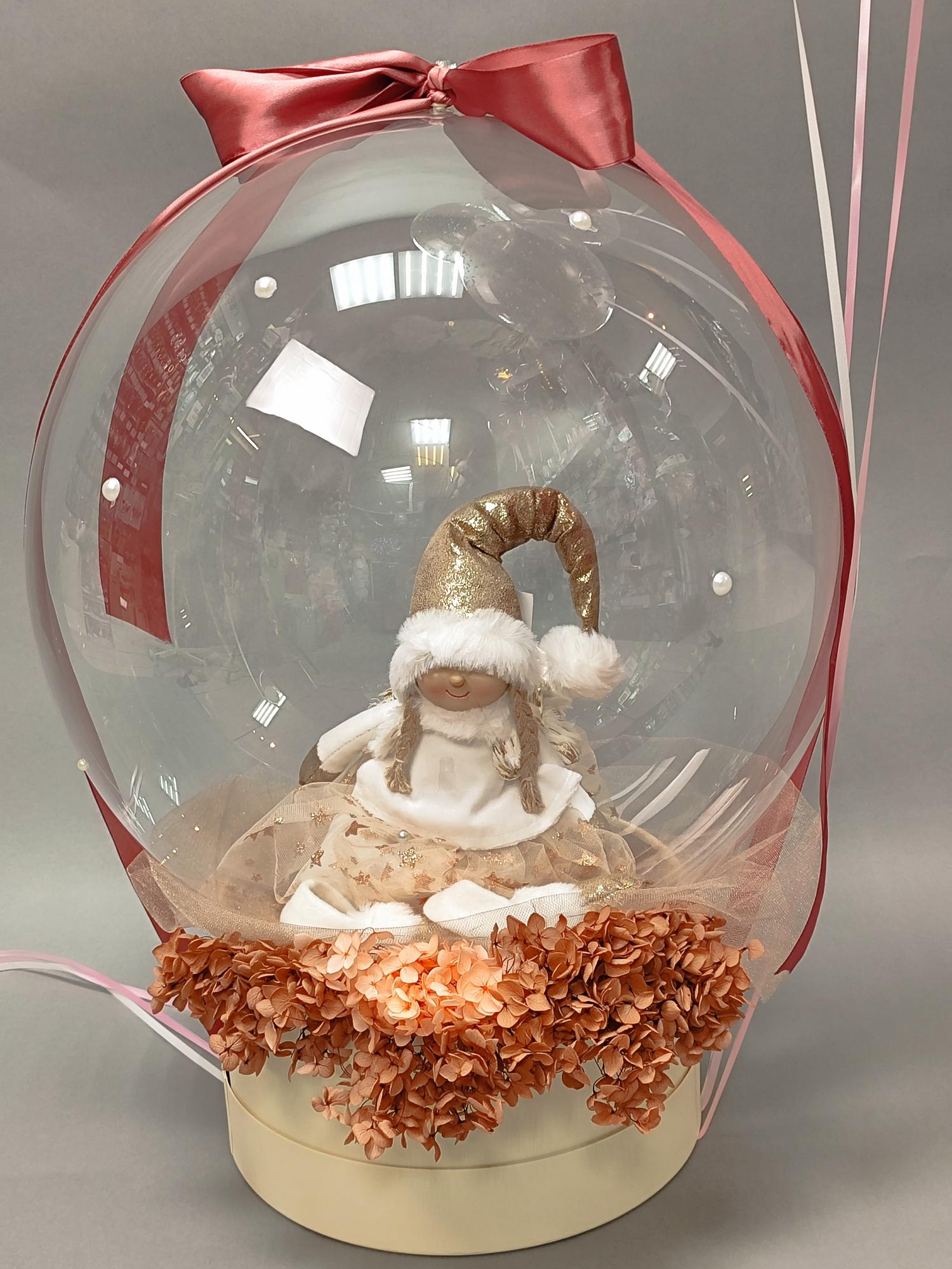 Новогодний бокс в круглой коробке и стеклянным шаром