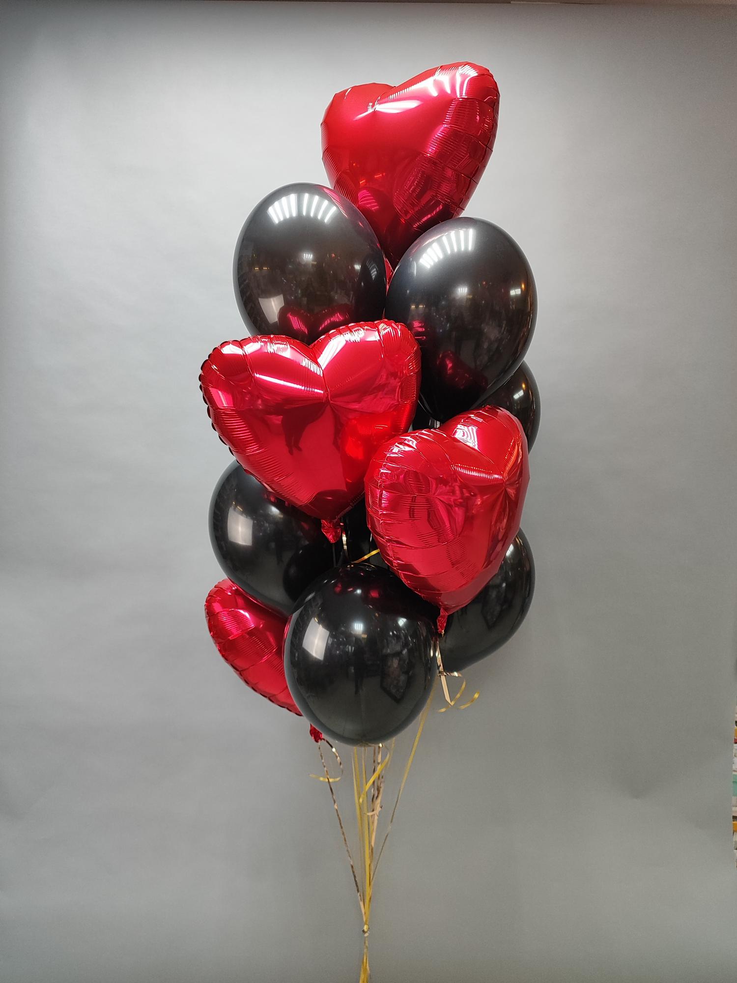 Букет красные сердца с черными шарами