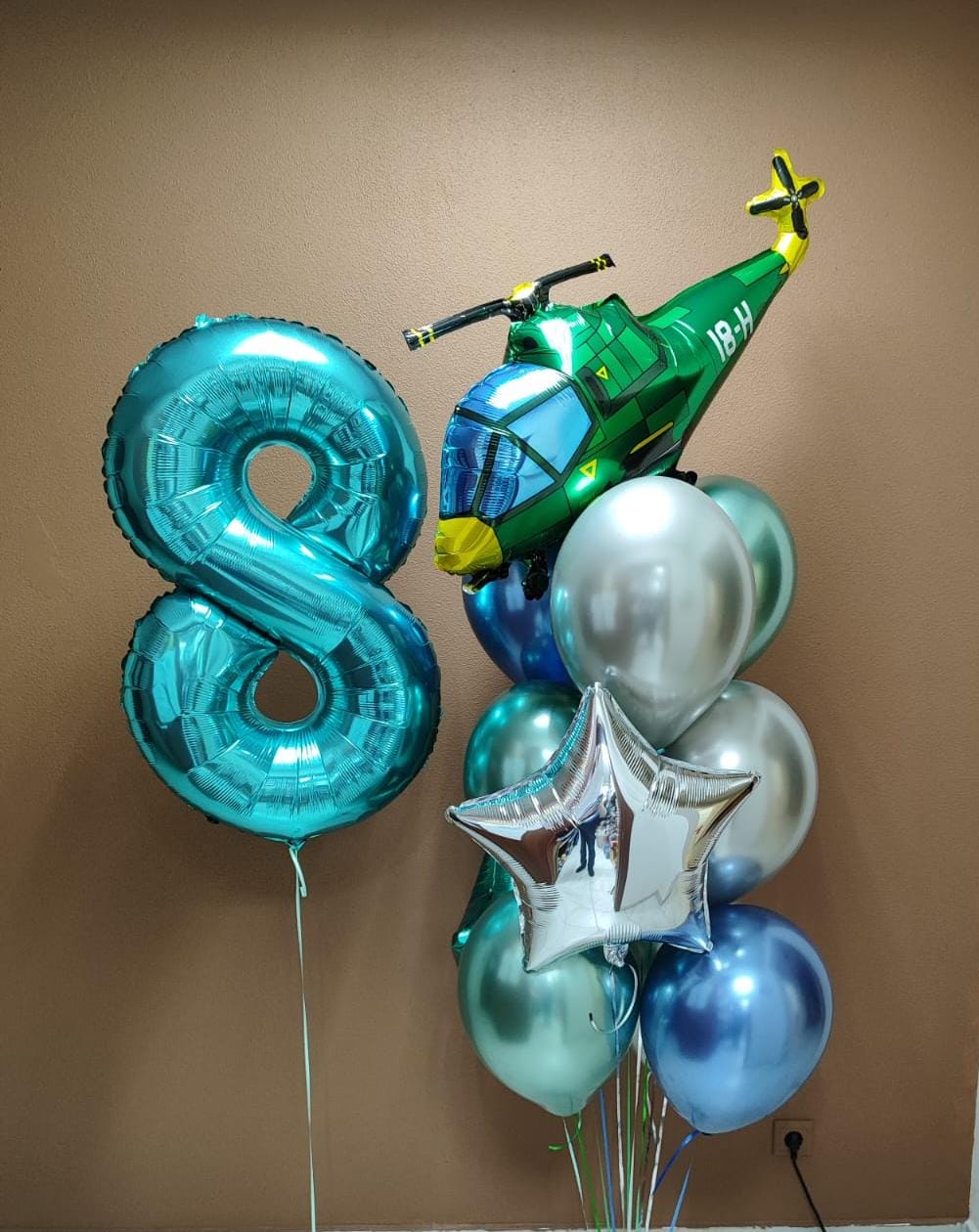 Букет шаров с вертолетом
