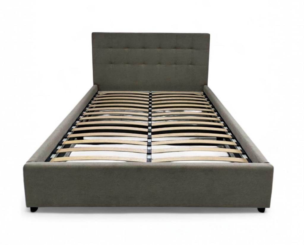 Кровать с мягкой спинкой