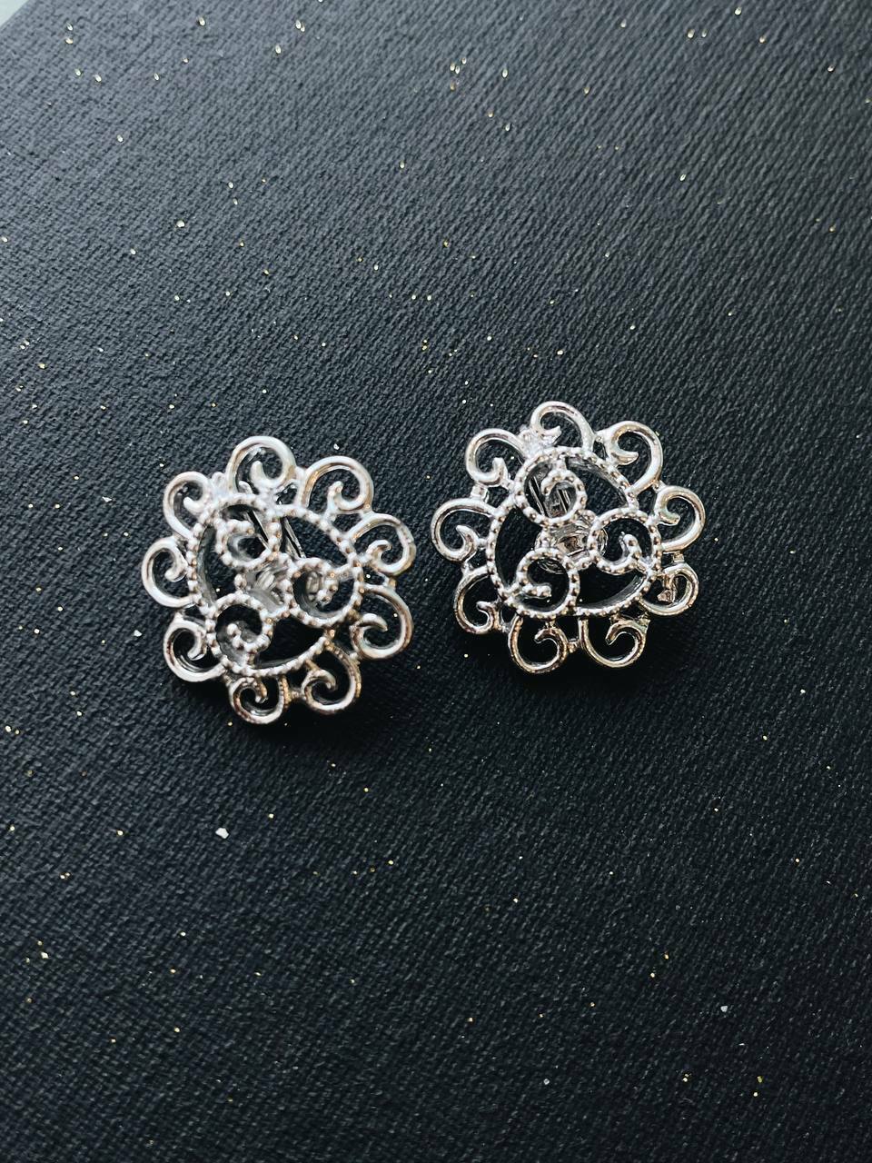 Винтажные Клипсы в Серебряном Оттенке