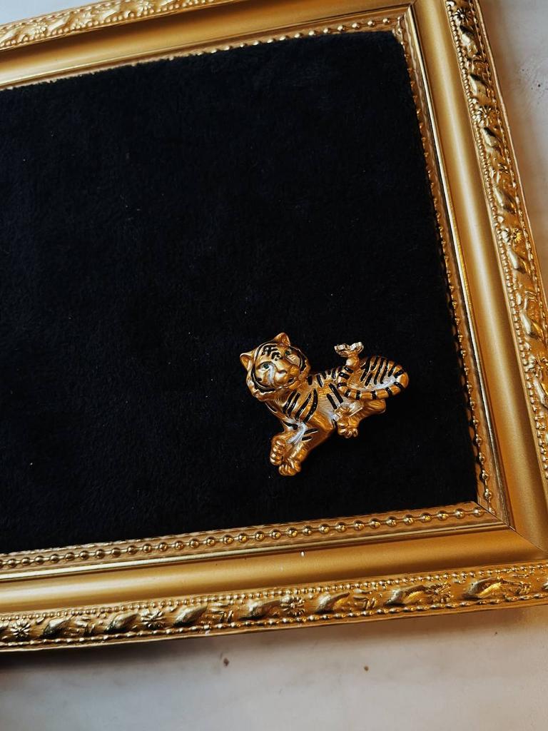 Брошь «Тигр-1»