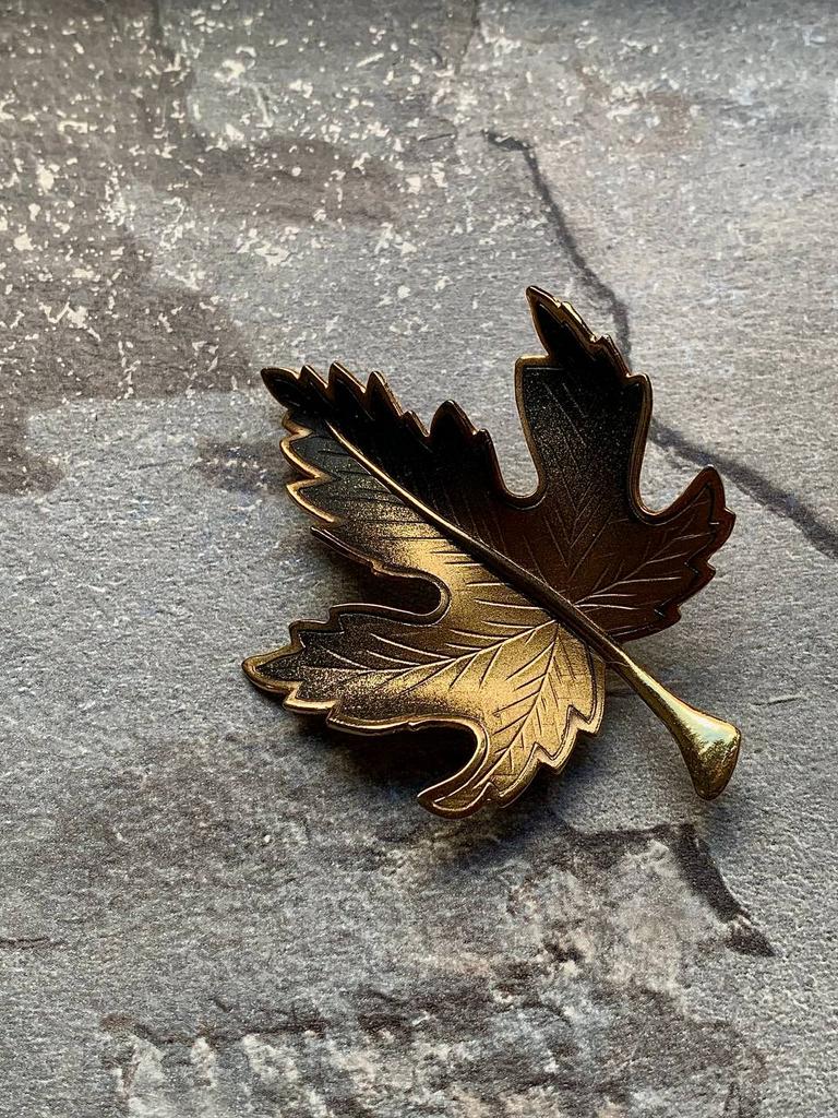 Винтажная брошь «Листик-3»