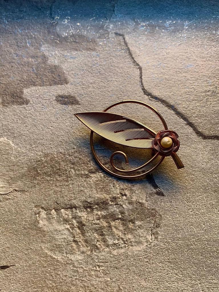 Винтажная брошь «Goldy»