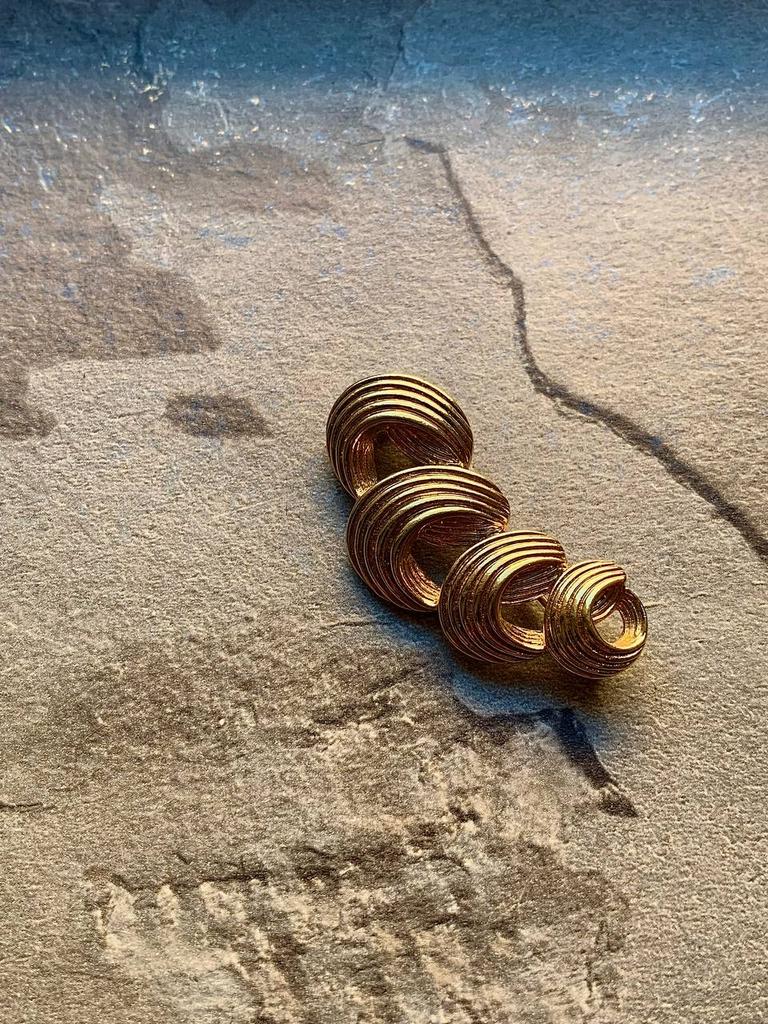 Винтажная брошь «4 завитка»