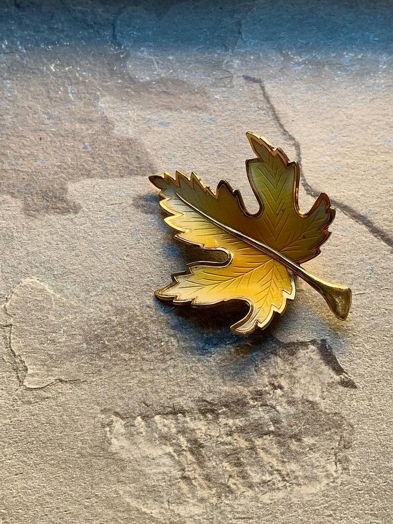 Винтажная брошь «Лист-3»