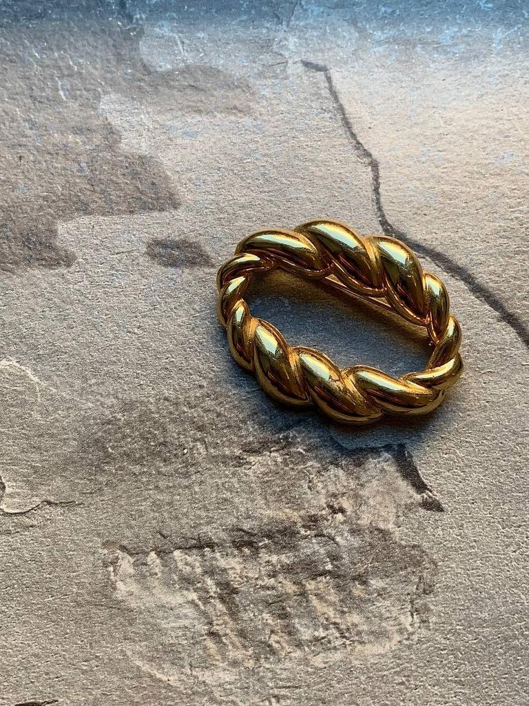 Винтажная брошь «Рогалик»