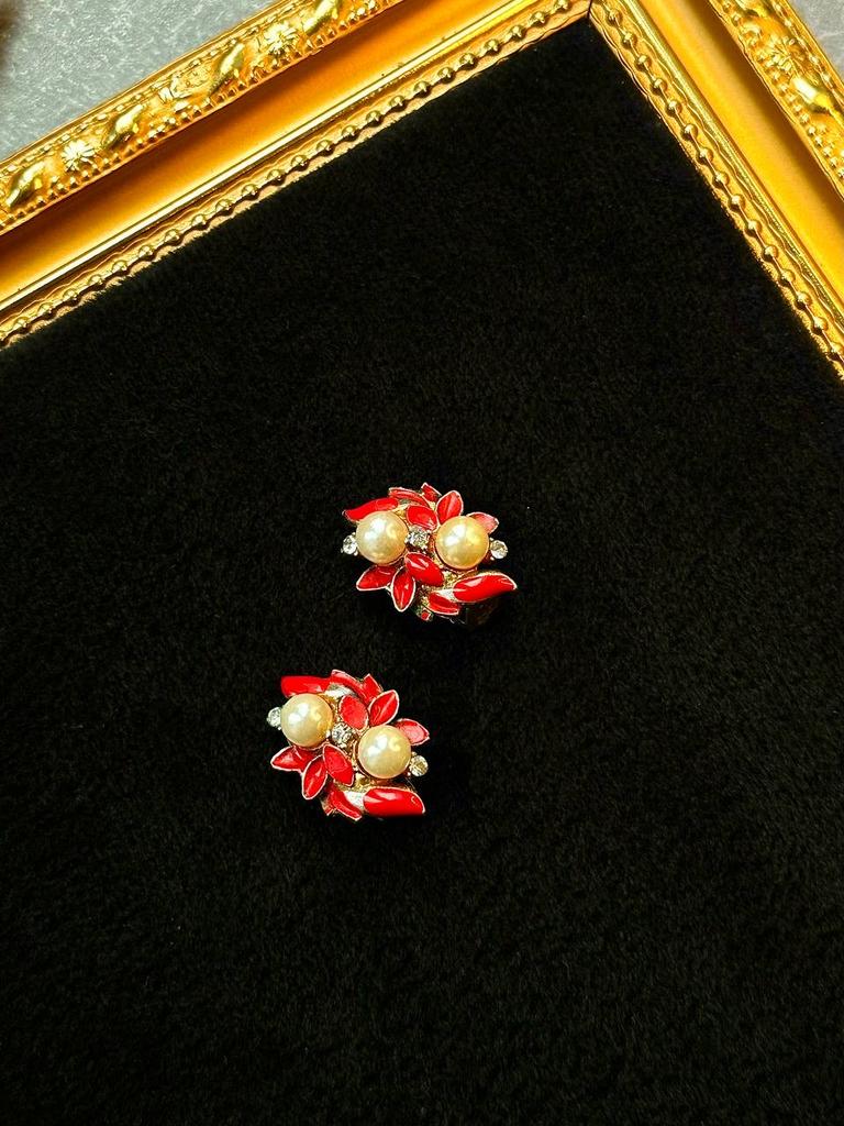 Винтажные клипсы «Красный жемчуг»