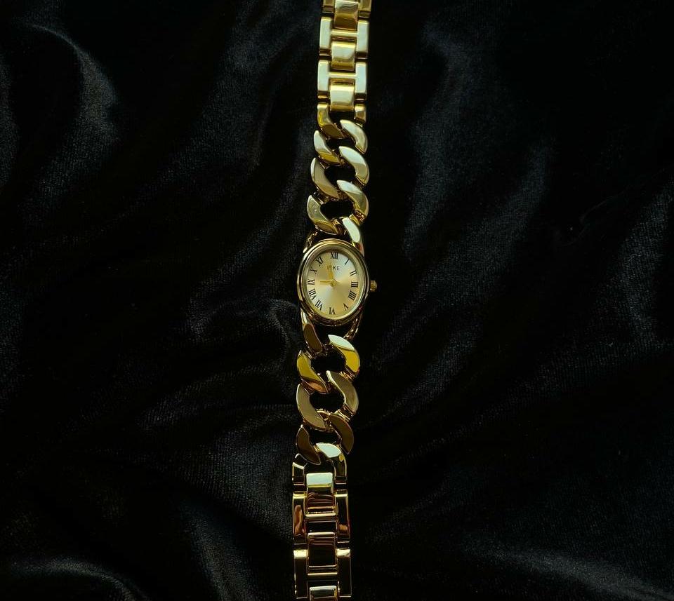 Часы золотые с крупным плетением