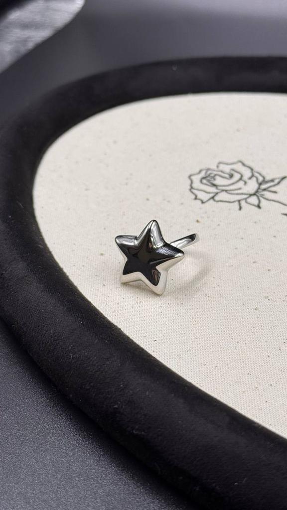 Кольцо серебристая звезда регулируемое