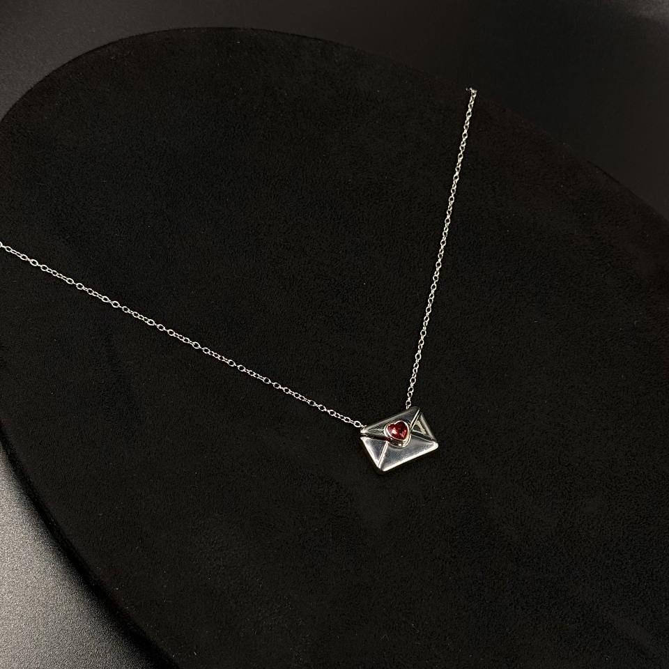 Подвеска «Любовное послание» в серебряном оттенке